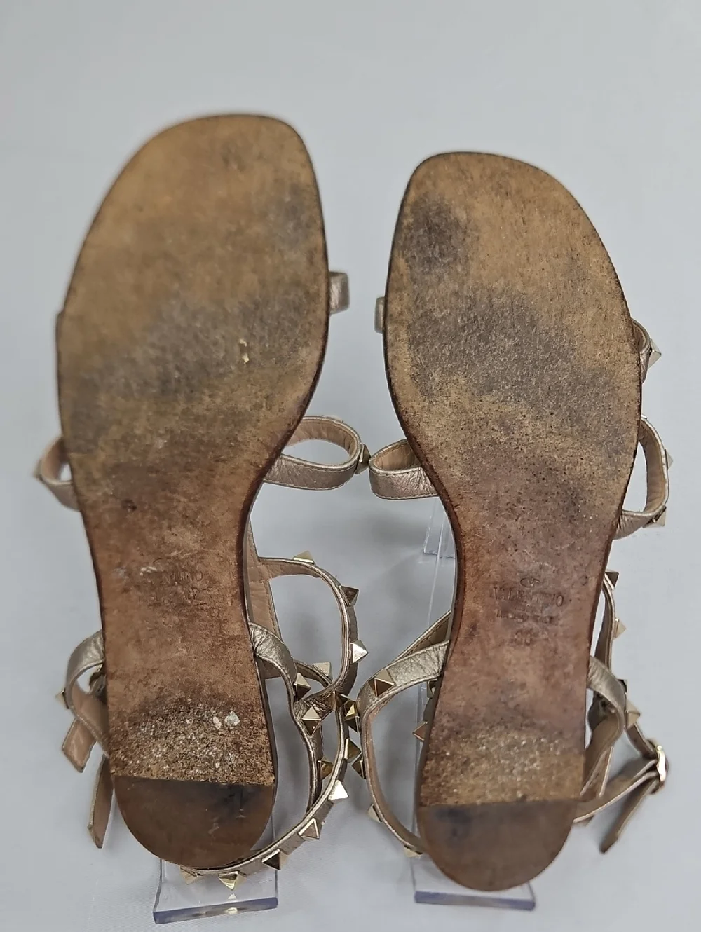 Valentino Garavani Rockstud Gold Leather Open Toe Flat Sandals Size 38